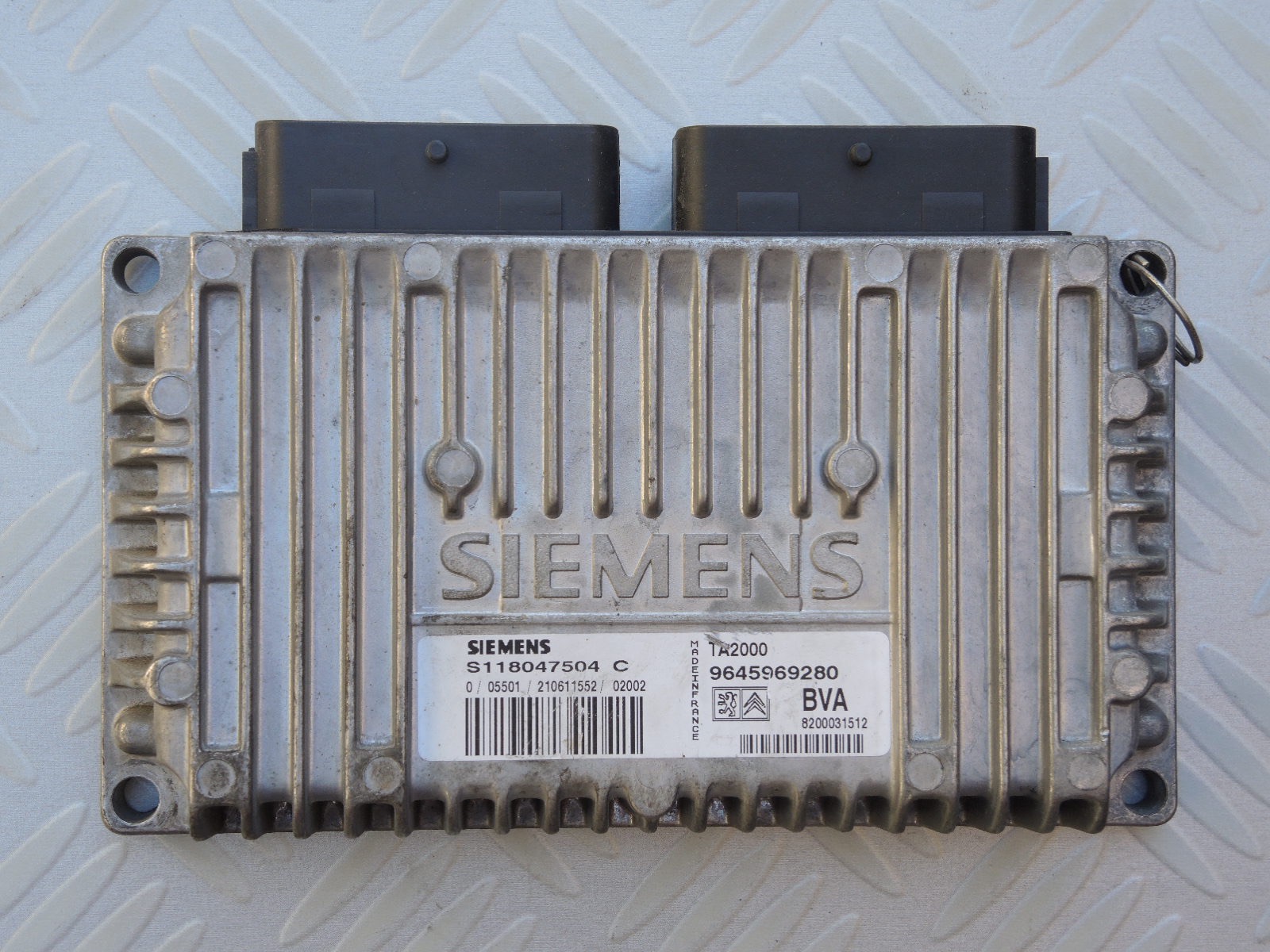 S118047504C, ECU Peugeot 307 2.0i '01, Siemens